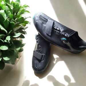 💋SHIMANO Black Cycling Shoes with Velcro Straps💋